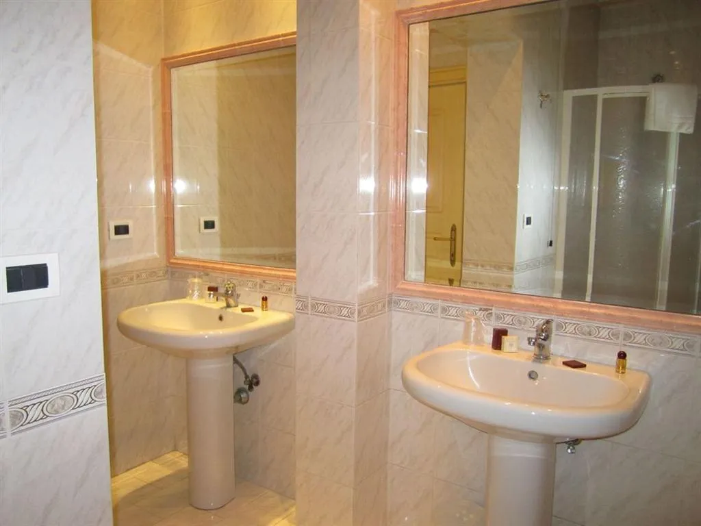 TRIPLE STANDARD Room, The Major Hotel, Rome