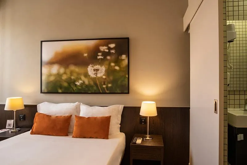 JUNIOR SUITE STANDARD Room, Riversuites, Porto