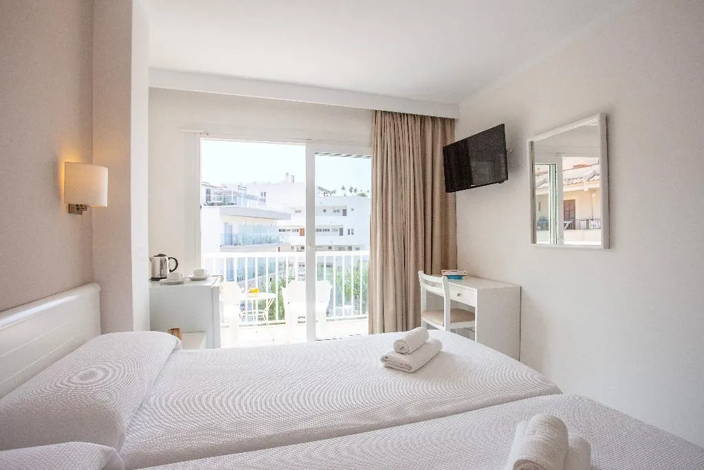 Double or Twin STANDARD Room, Hostal Residencia Sutimar, Majorca