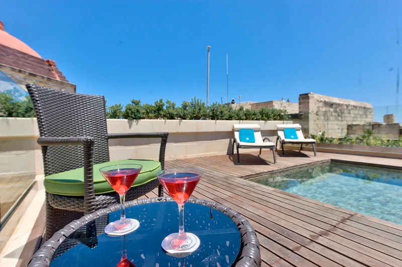 Pool, Palazzo Consiglia, Malta