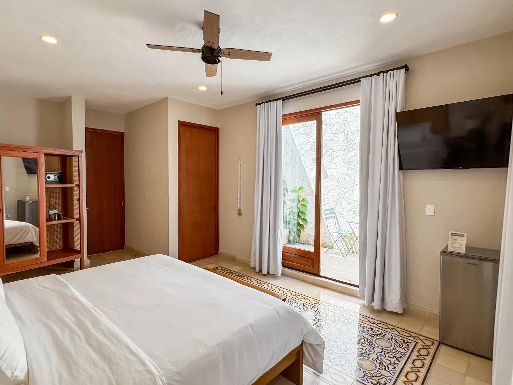 Room DELUXE ONE BED Room, Frater Yucatan Hotel, Cancun Area