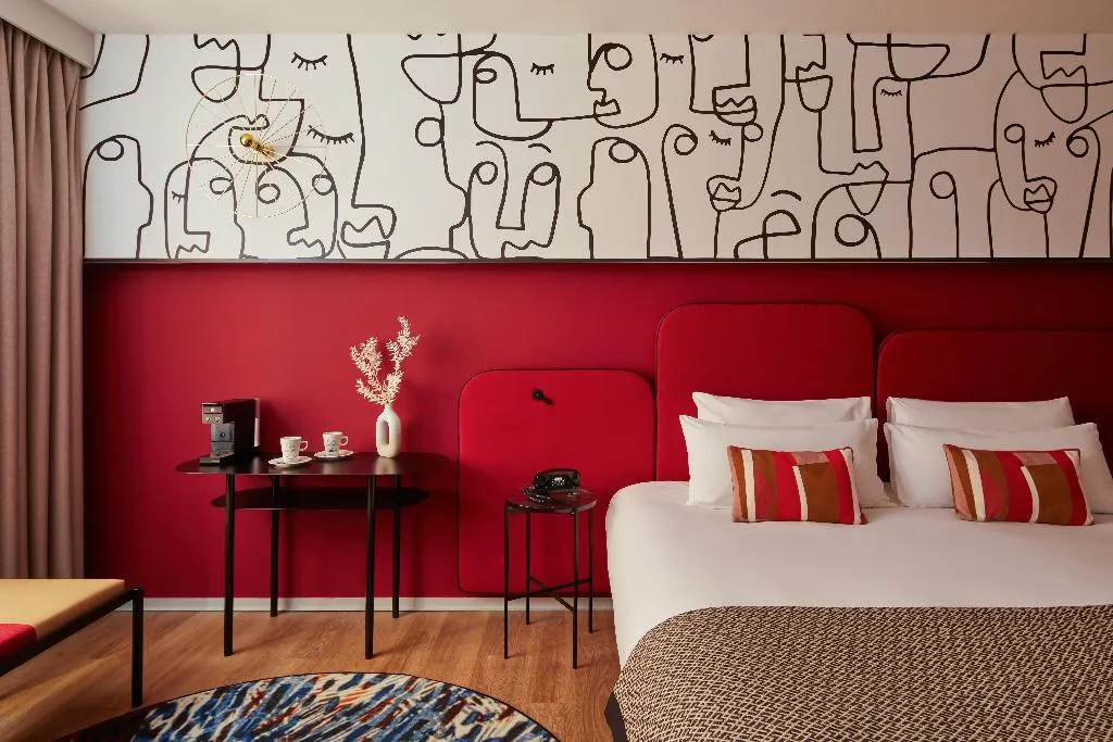 DOUBLE PREMIUM KING BED Room, Hotel Indigo Barcelona Plaza Espana, Barcelona