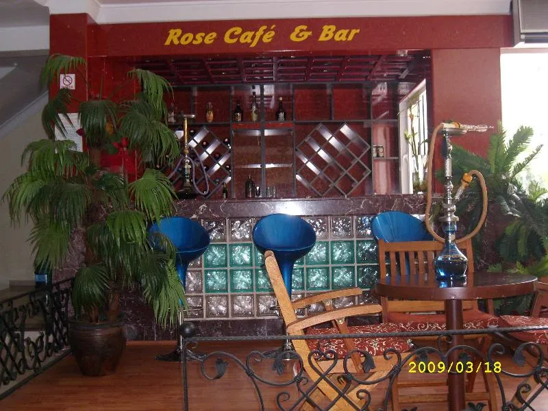 Lobby, Sesin, Dalaman