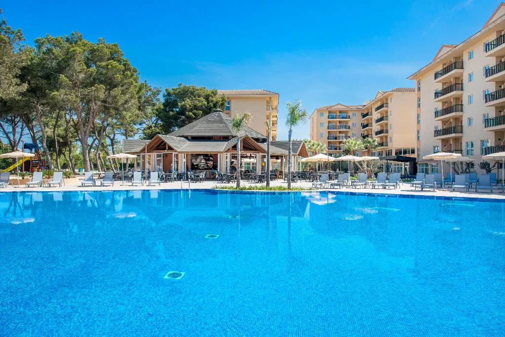 Pool, Aparthotel Can Picafort Palace, Majorca