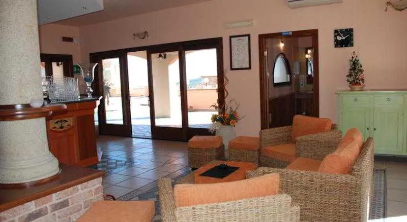 Lobby, Residence Li Troni, Olbia