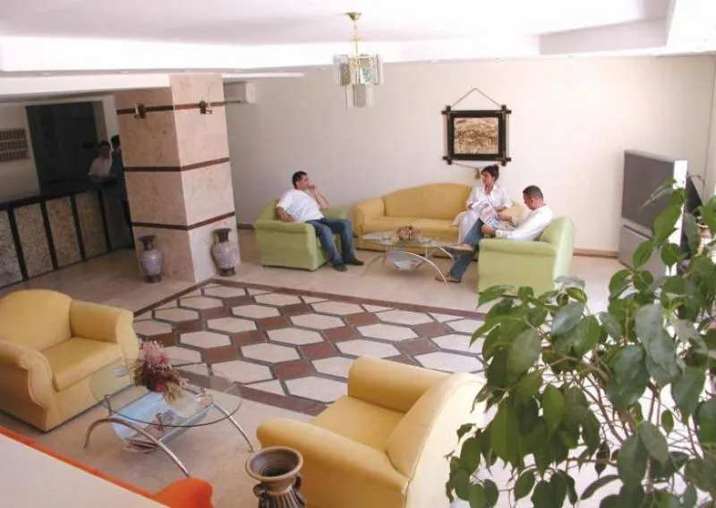Lobby, Mr. Crane, Antalya