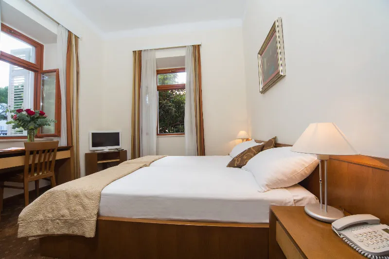 Room, Zagreb, Dubrovnik
