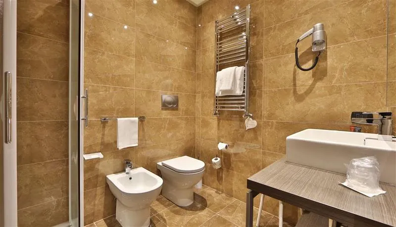 Room, Hotel Mozart, Milan