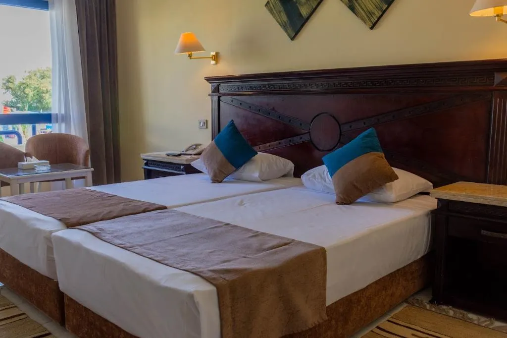 TRIPLE STANDARD Room, Cataract Sharm Resort, Red Sea Riviera