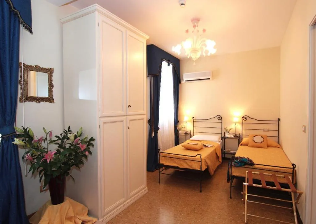 Double or Twin STANDARD Room, Ca' Riccio, Venice