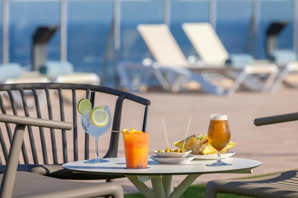 Terrace, htop Jadhe, Costa Brava