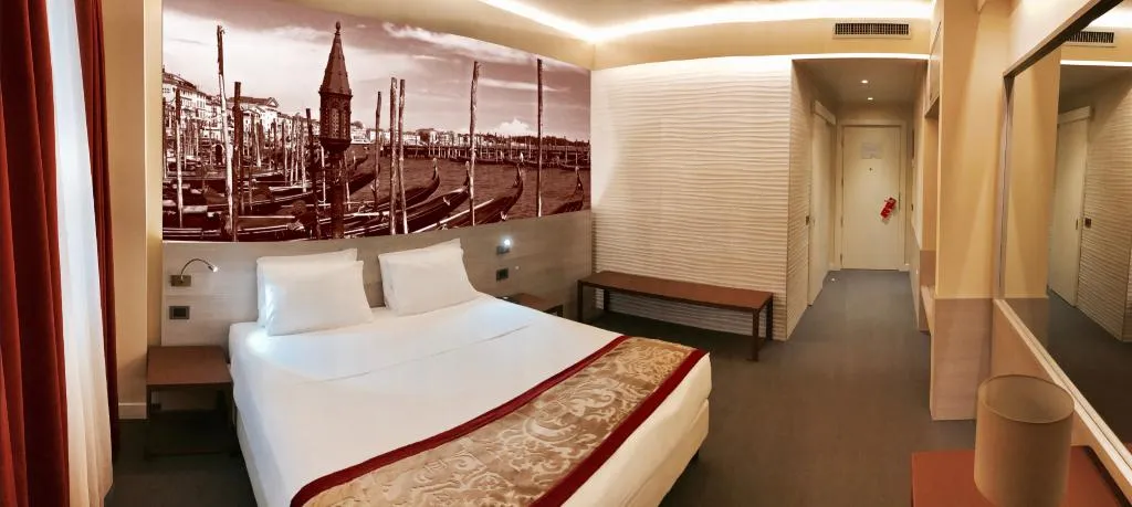 Double or Twin STANDARD Room, Hotiday Venezia Marco Polo, Venice