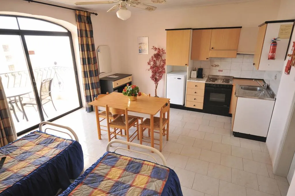 STUDIO CAPACITY 2 Room, White Dolphin Complex Hotel, Malta