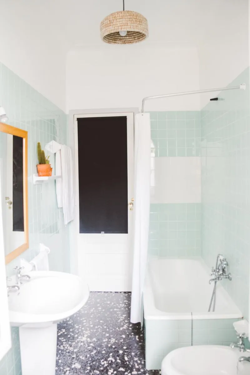 DOUBLE WITH SHARED BATHROOM Room, WOT Lodge Soul, Lisbon