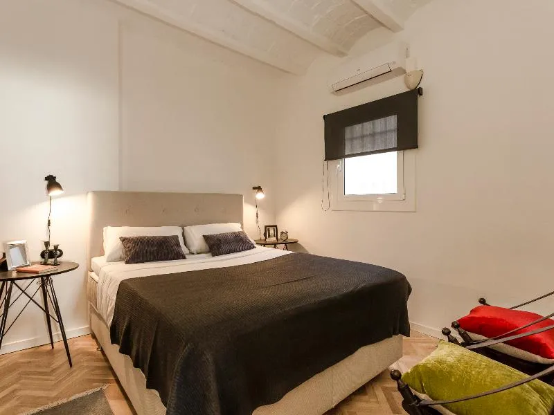 APARTMENT ONE BEDROOM WITH TERRACE Room, Urban District, Barcelona
