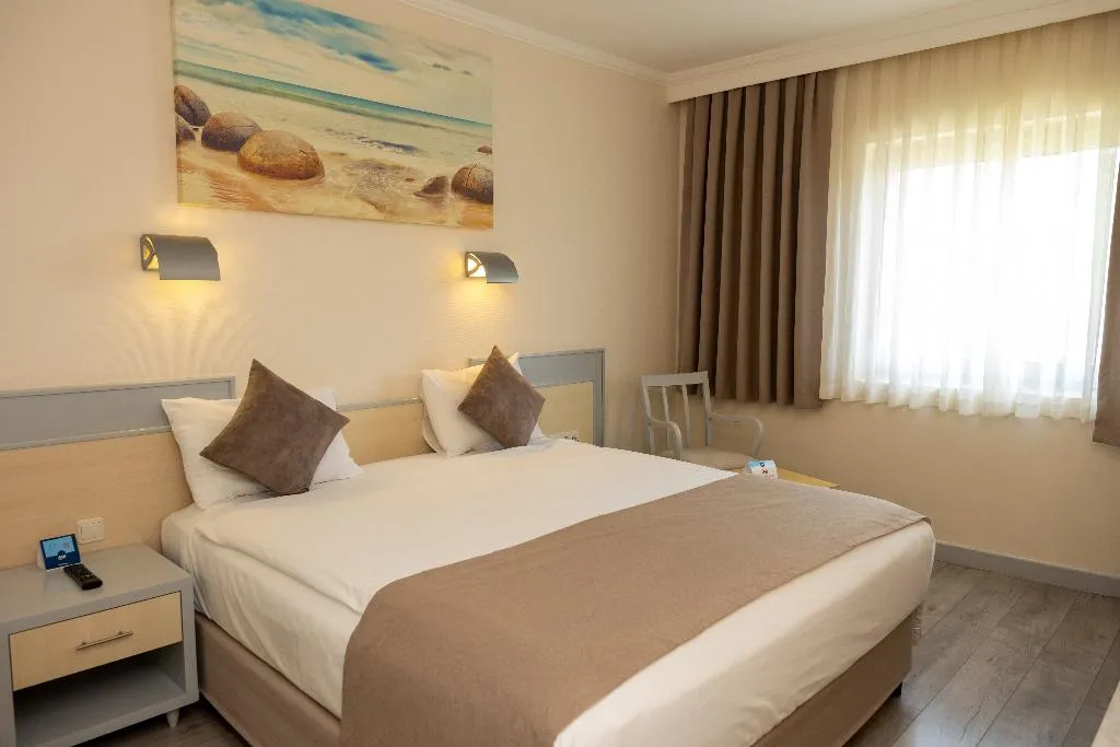 SUITE SUPERIOR WITH BALCONY Room, AQI Pegasos World, Antalya