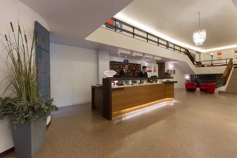 Lobby, Italia, Cagliari