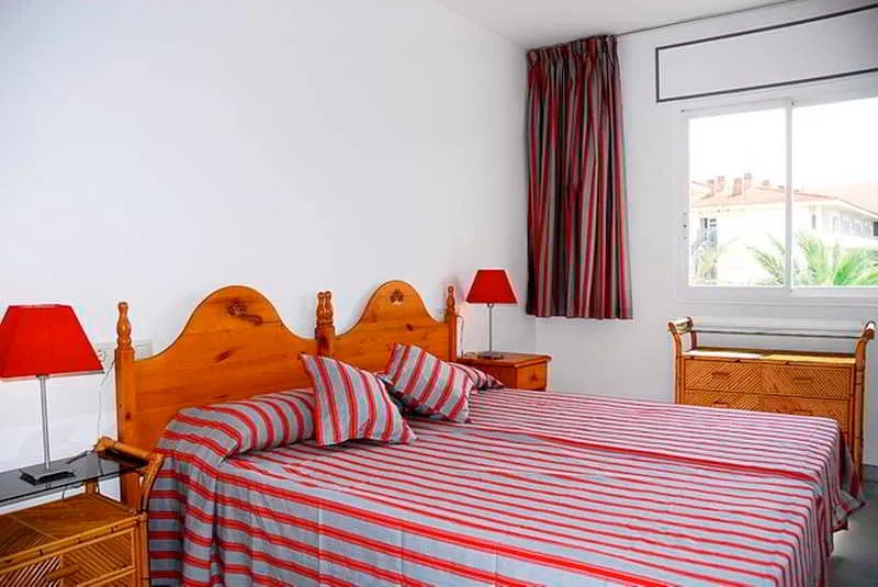 APARTMENT CAPACITY 6 TWO BEDROOMS Room, Blaumar 2D, Costa Brava