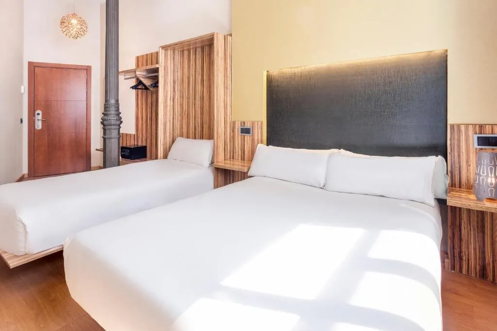 FAMILY ROOM STANDARD Room, B&B Hotel Madrid Centro Plaza Mayor, Madrid