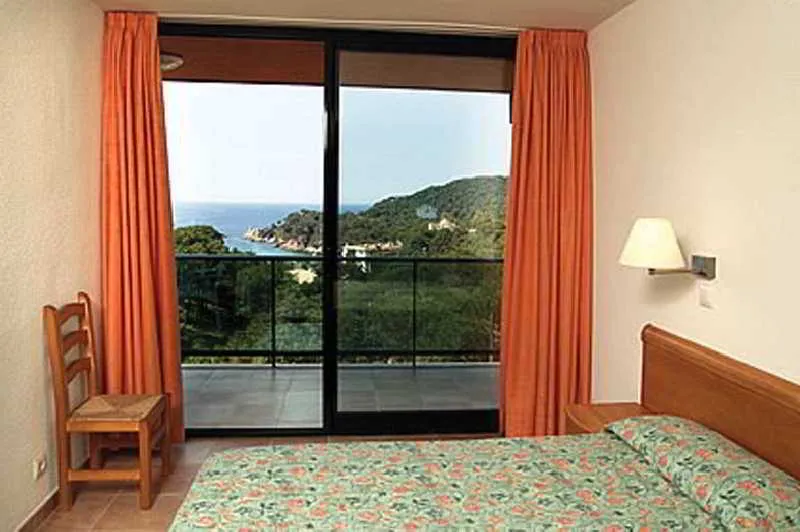 APARTMENT CAPACITY 6 TWO BEDROOMS Room, Albamar, Costa Brava