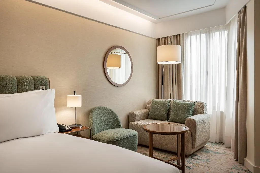 DOUBLE PREMIUM QUEEN BED Room, Crowne Plaza Porto, Porto