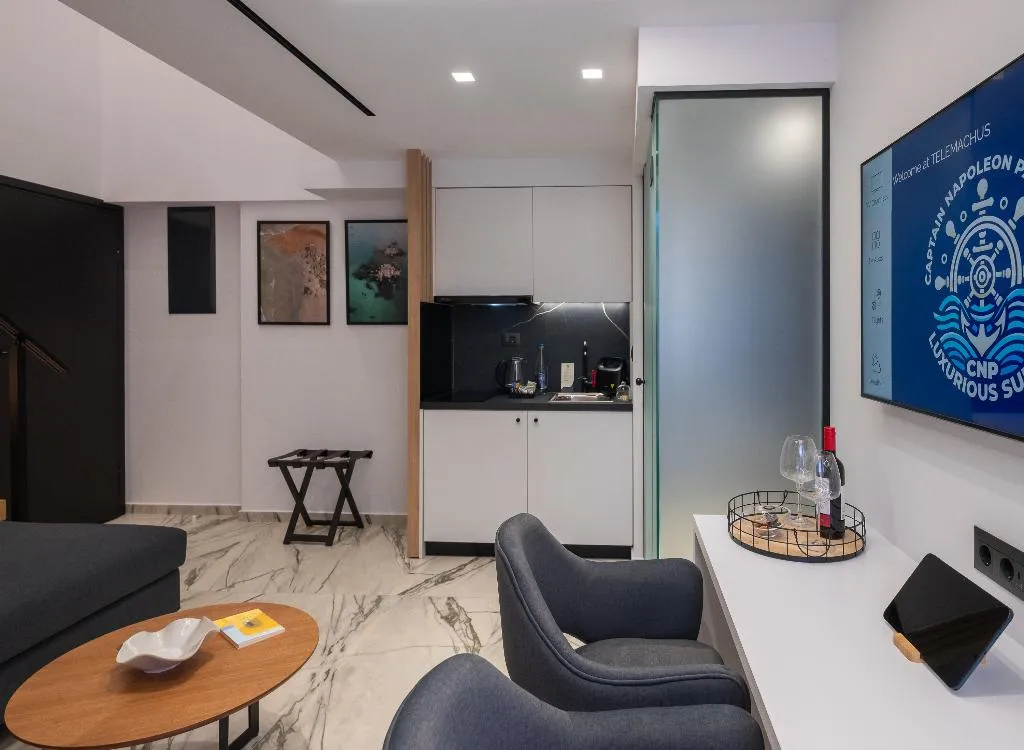SUITE CLASSIC Room, Captain Napoleon Paterakis CNP Luxurious Suites, Crete