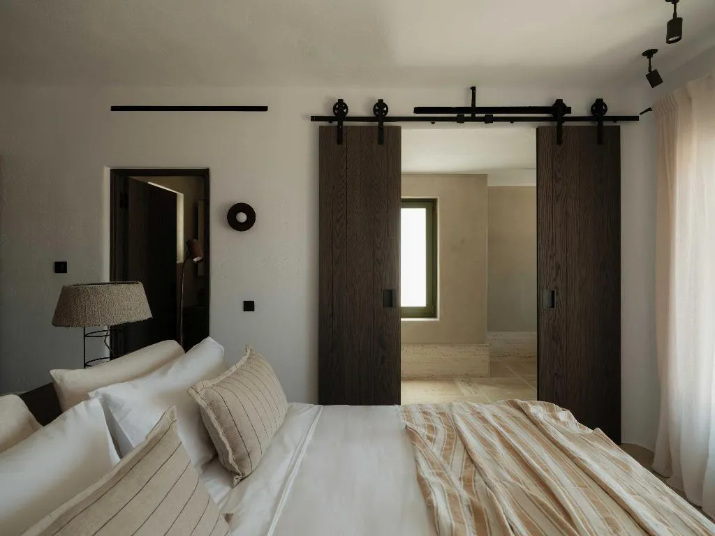 JUNIOR SUITE SEA VIEW WITH PRIVATE POOL Room, Armacaas Mykonos Hotel, Mykonos
