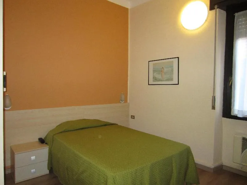 SINGLE STANDARD Room, Europa Hotel, Milan