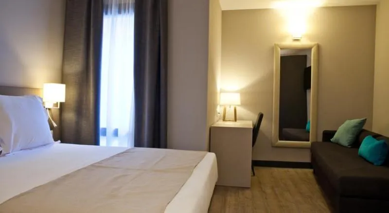 Double or Twin SUPERIOR Room, May Ramblas Hotel, Barcelona