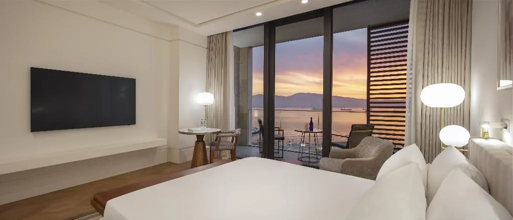 SINGLE DELUXE KING BED Room, Grand Hyatt Izmir Istinyepark, Izmir
