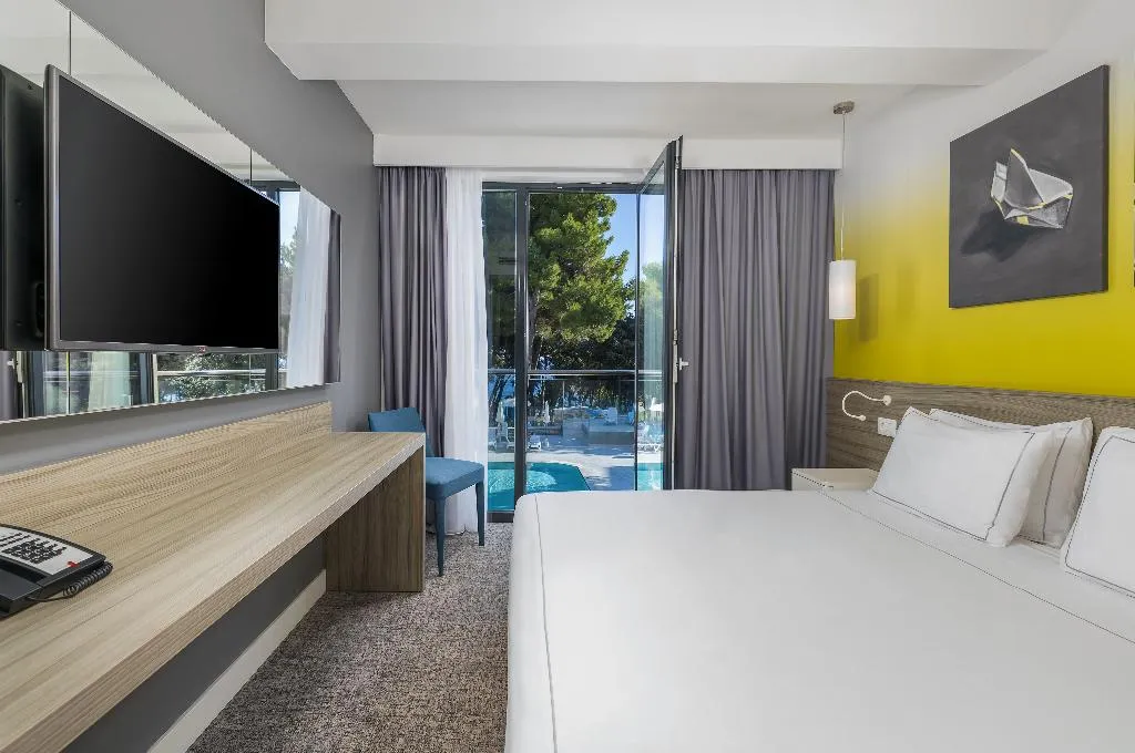 DOUBLE SINGLE USE POOL VIEW Room, Park Plaza Arena Pula, Istria