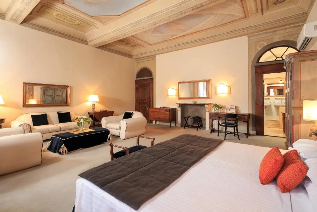 SUITE CLASSIC Room, The J & J Historic House Hotel, Florence