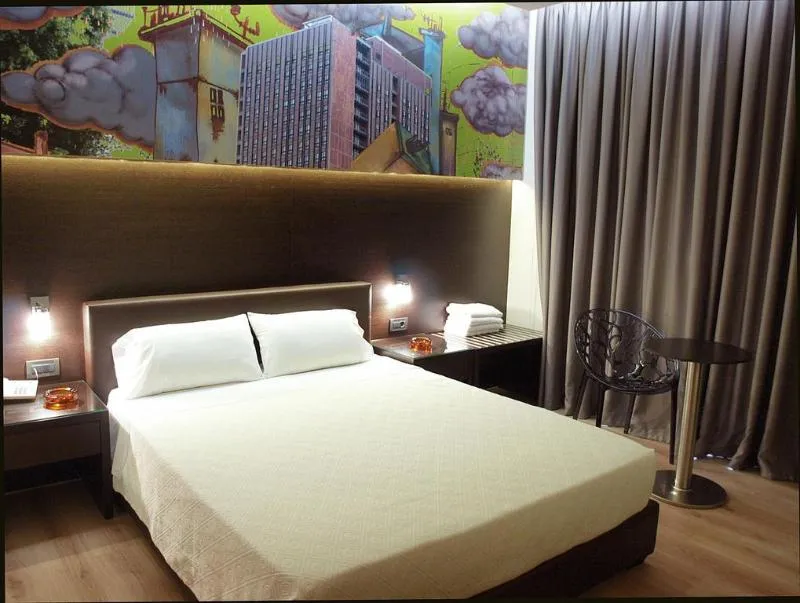 SINGLE STANDARD Room, Athens City, Athens