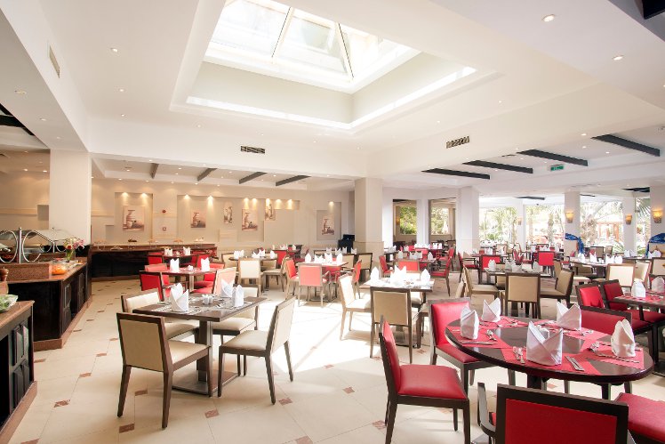 Swiss Inn Pyramids Golf Resort ****, Cairo