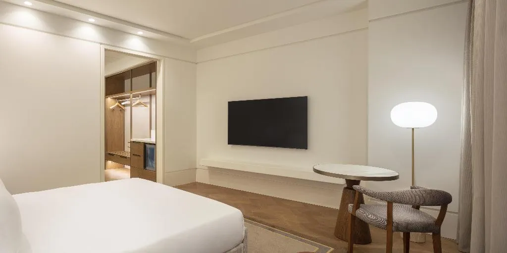 SINGLE DELUXE KING BED Room, Grand Hyatt Izmir Istinyepark, Izmir