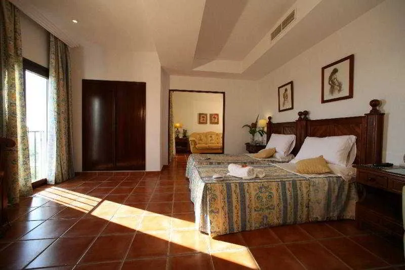 Room, Antonio II, Costa De La Luz