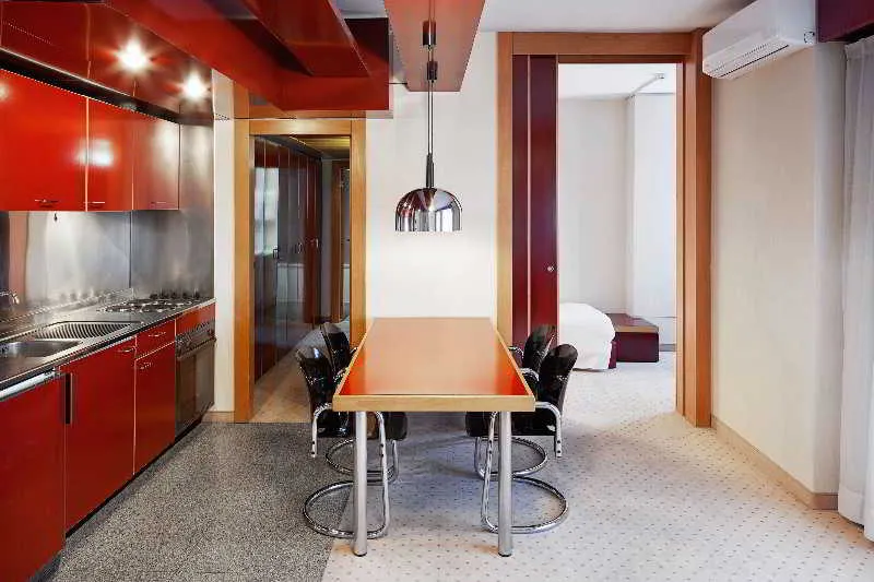 Room, Excel Milano 3, Milan