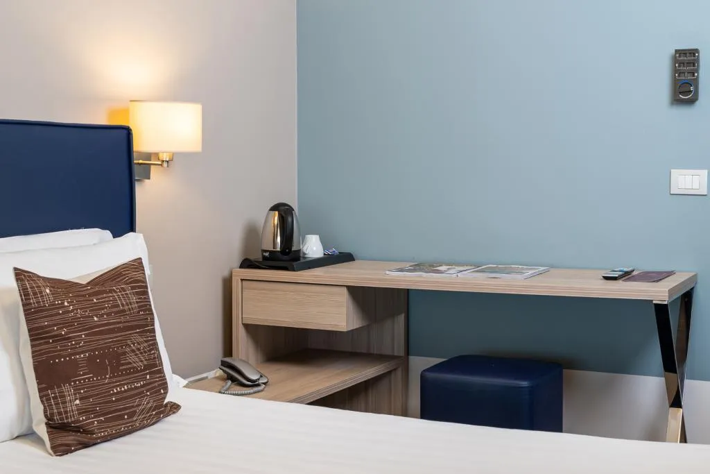 Double or Twin LAKE VIEW Room, Hotel Désirée by Double Hospitality, Milan