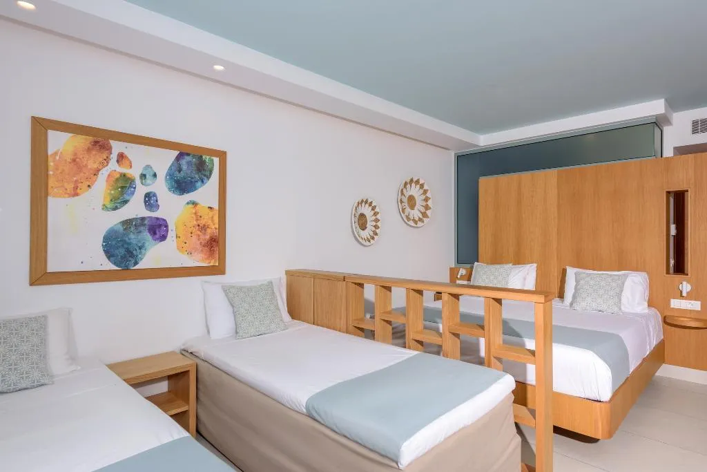 FAMILY ROOM CAPACITY 4 Room, Arina Beach Resort, Crete