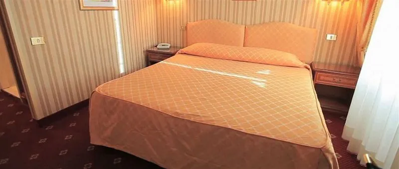 DOUBLE STANDARD Room, Viminale, Rome