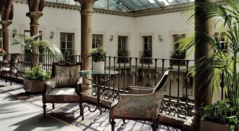 Lobby, Palacio de Velada, Madrid