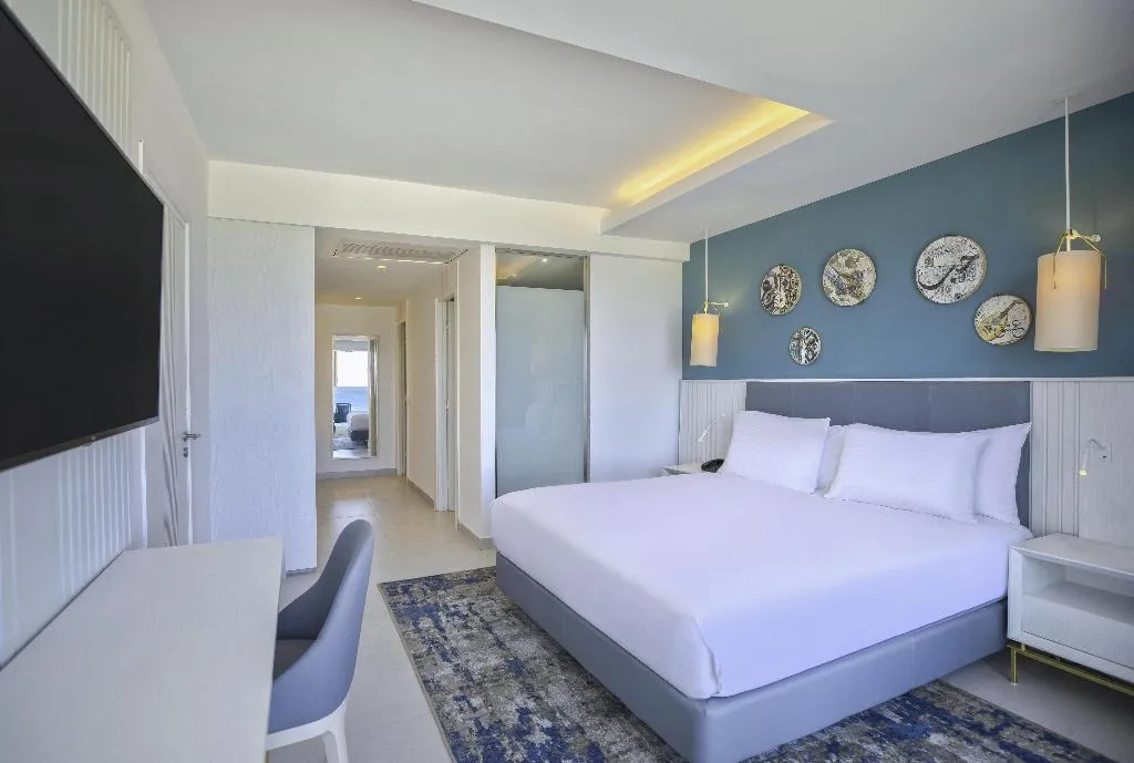 SUITE DELUXE SEA FRONT Room, Hilton Skanes Monastir Beach Resort, Tunisia