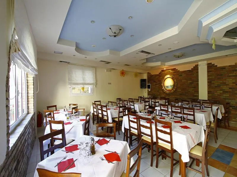 Restaurant, Bintzan Inn, Corfu