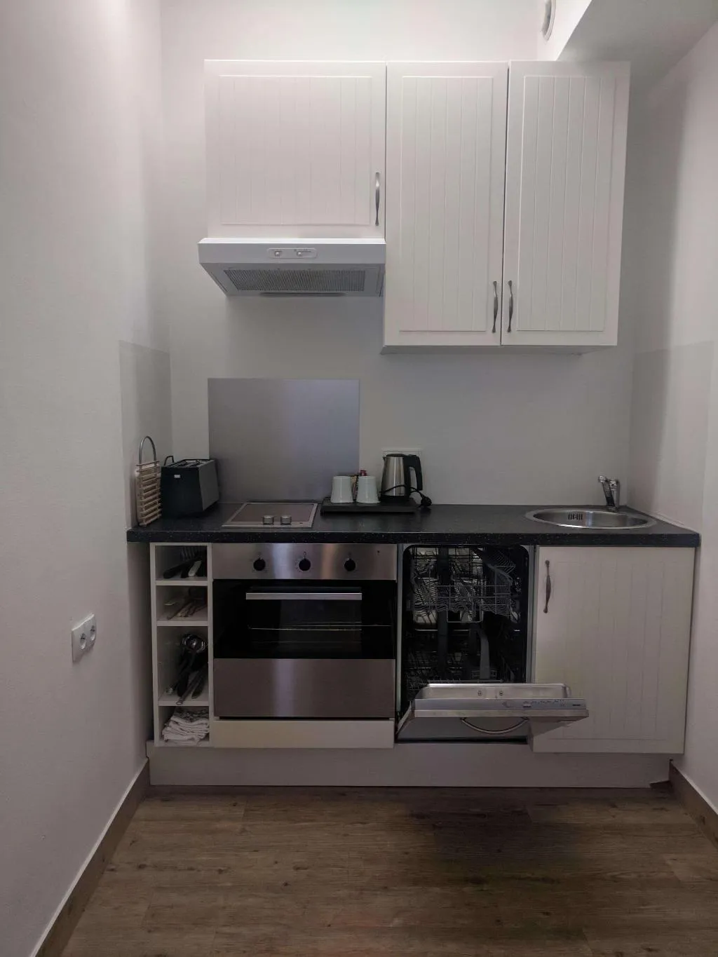 APARTMENT CAPACITY 6 Room, Hotel Azenberg Stuttgart Sure Hotel Collection Bw, Stuttgart