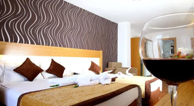 DOUBLE BUNK BED Room, Eftalia Downtown Hotel, Antalya