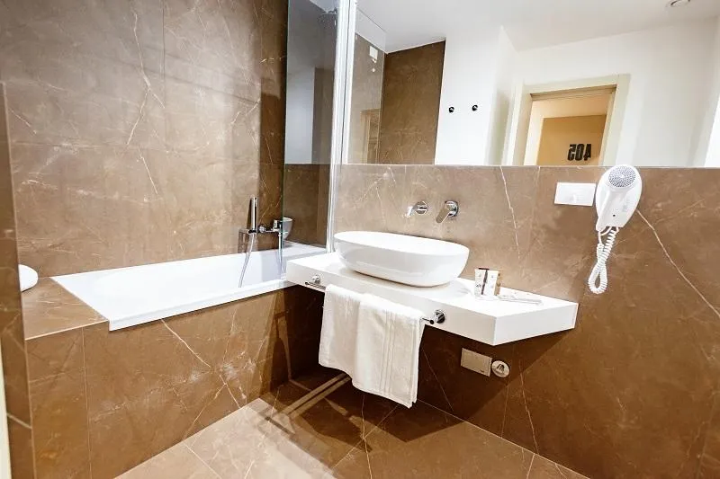 TRIPLE STANDARD Room, Hotel Politeama, Palermo