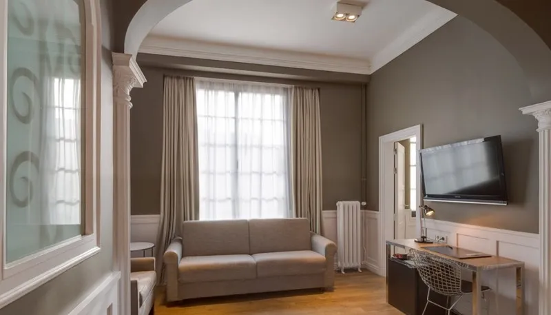 FAMILY ROOM STANDARD Room, Granvia, Barcelona