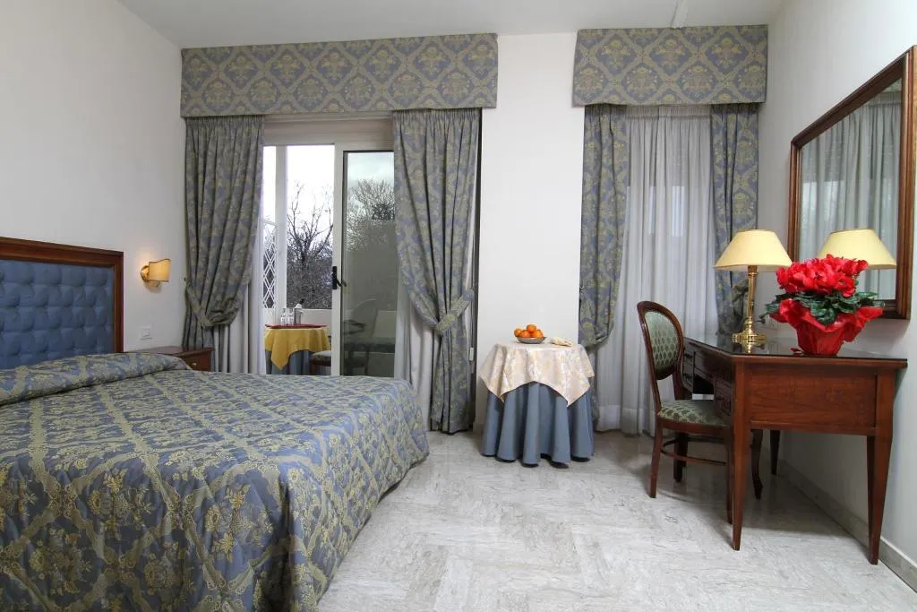 Double or Twin STANDARD Room, Mondial Park Hotel, Rome