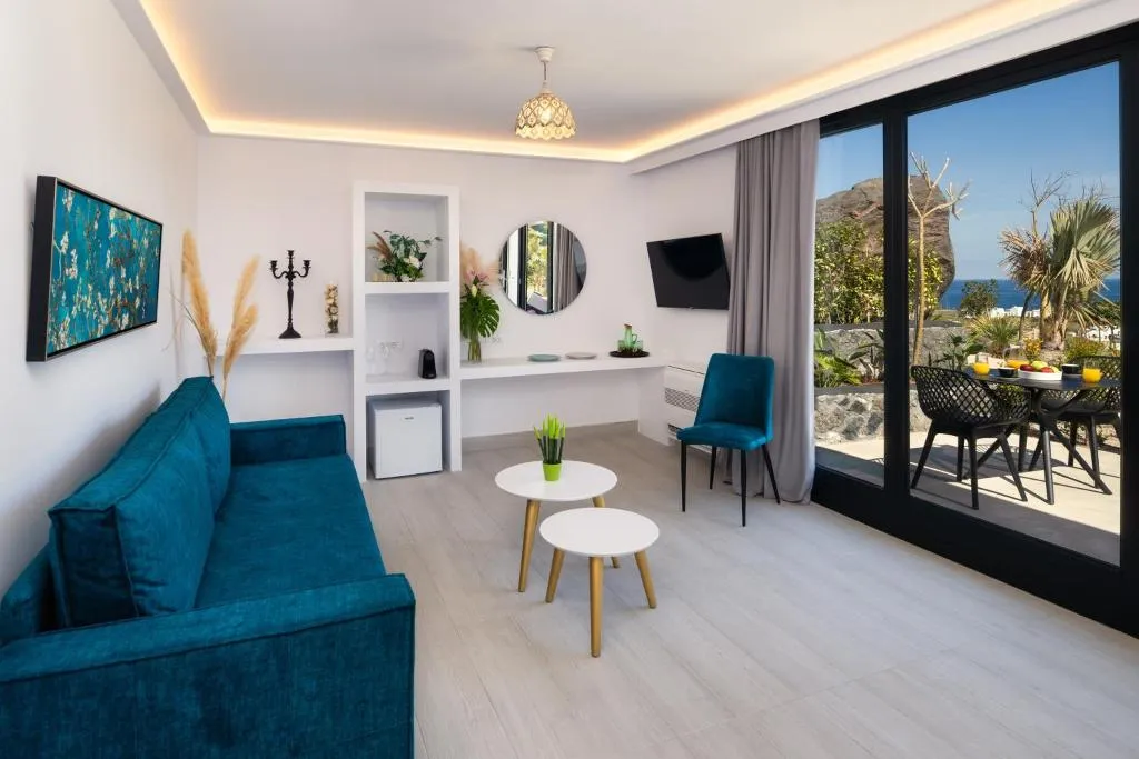 SUITE TWO BEDROOMS Room, Palm Island Suites, Santorini