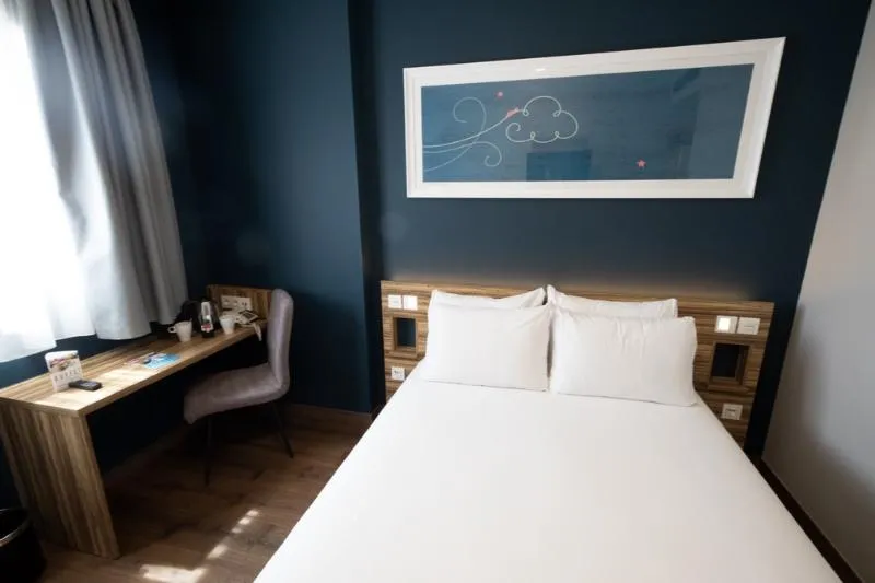 DOUBLE CAPACITY 1 Room, Travelodge Madrid Metropolitano, Madrid